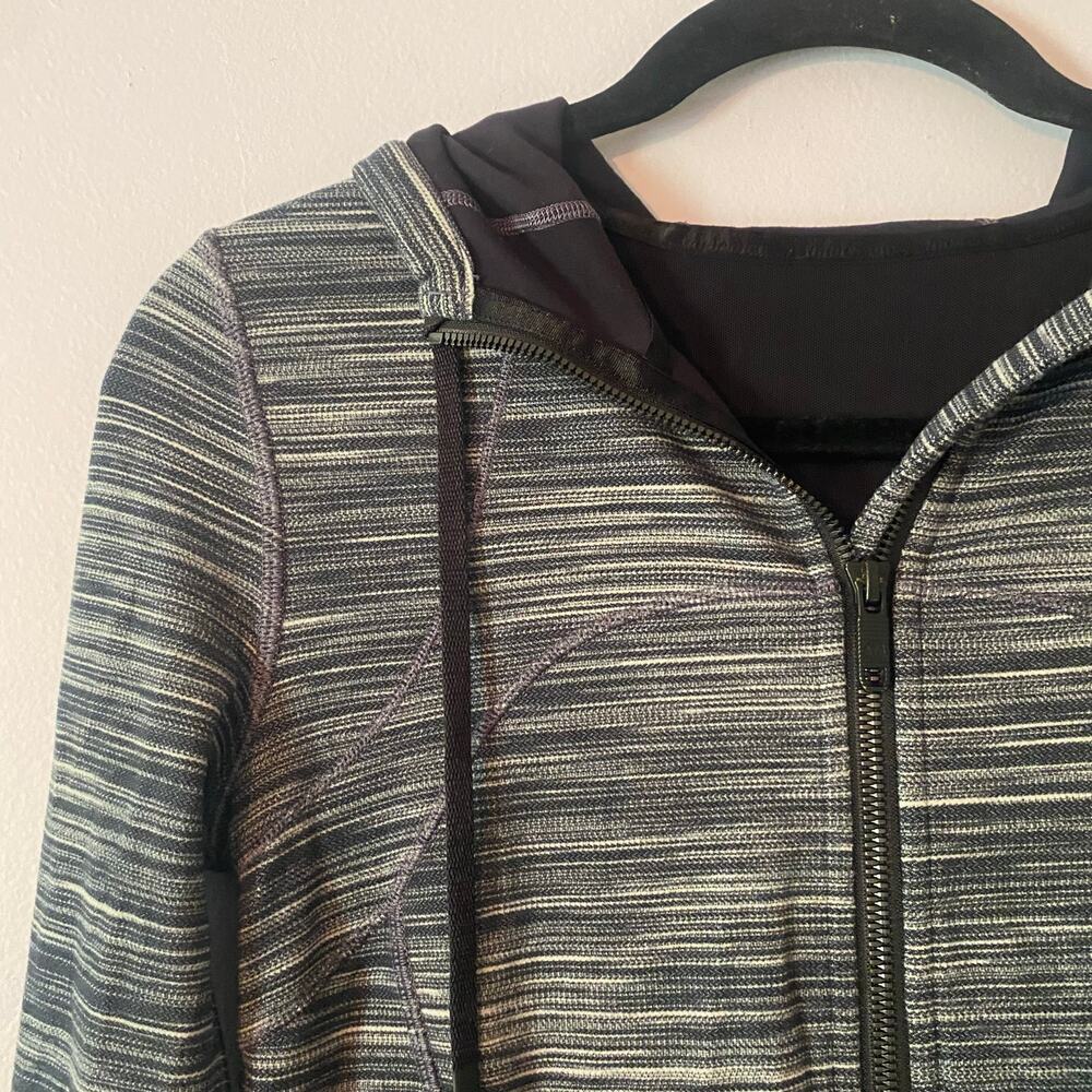 Lululemon Gray Hooded Define Jacket Heathered Stripe Full Zip Athleisure size 6 - Picture 4 of 11